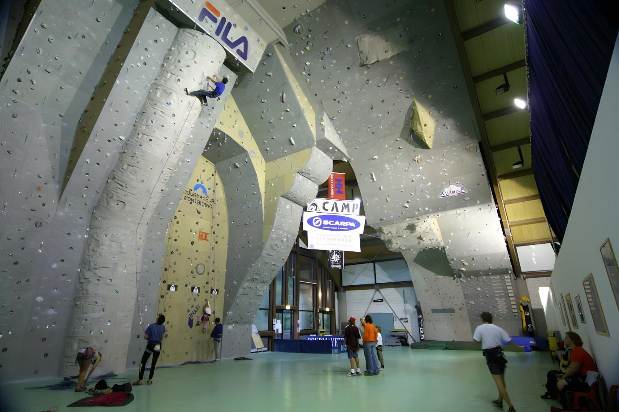 Courmayeur 3V21 المظهر الخارجي الصورة
